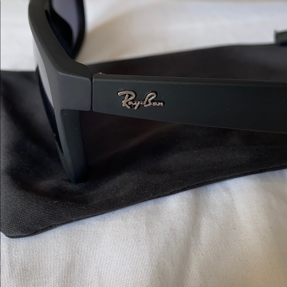 Ray-Ban sunglasses - Picture 2 of 4